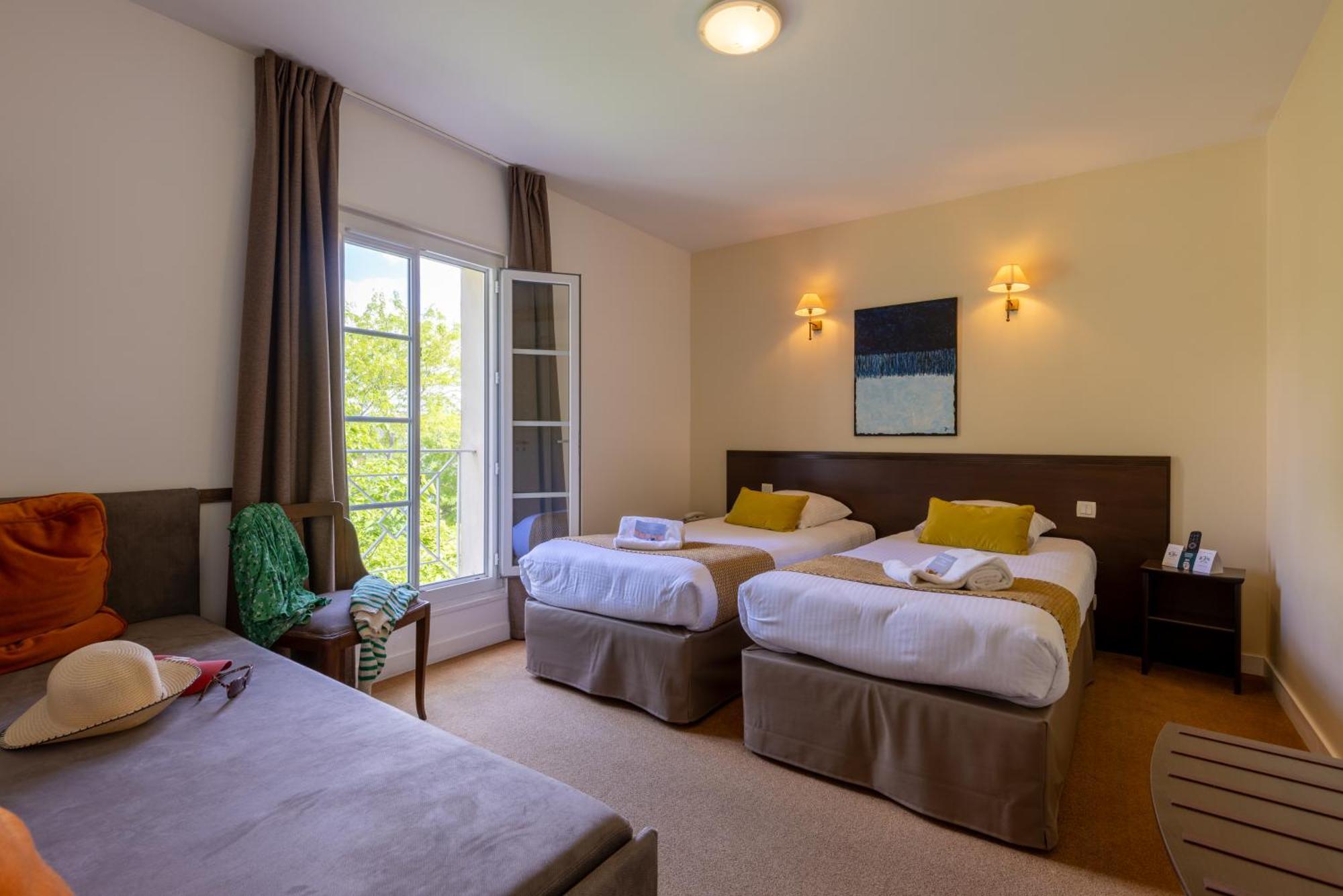 Logis Hotel Le Richelieu - Royan Atlantique Saujon Exteriör bild