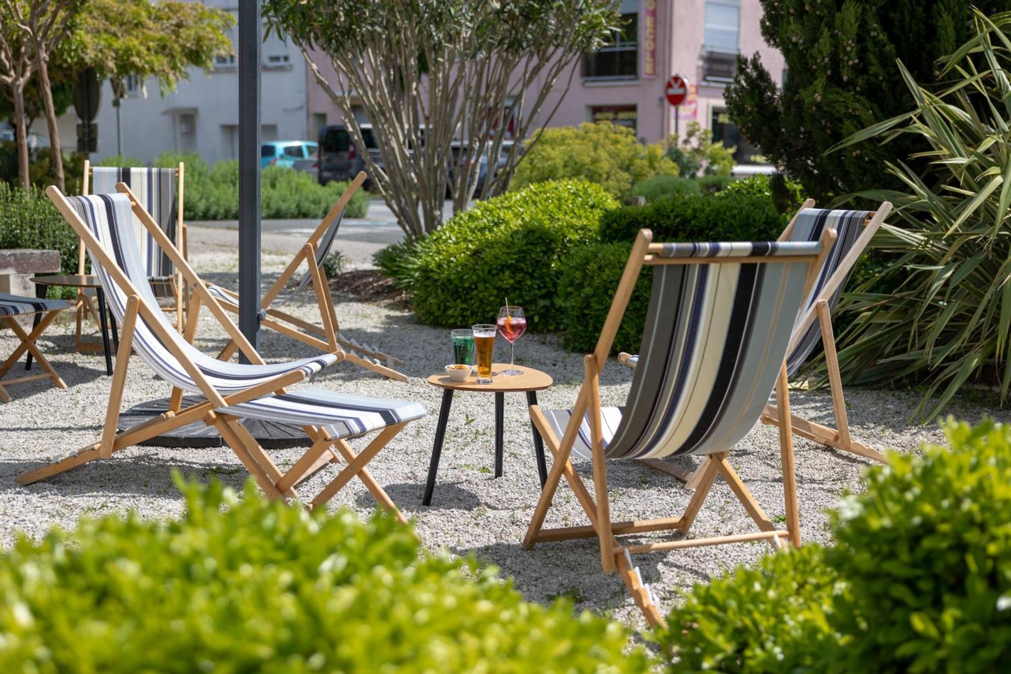 Logis Hotel Le Richelieu - Royan Atlantique Saujon Exteriör bild