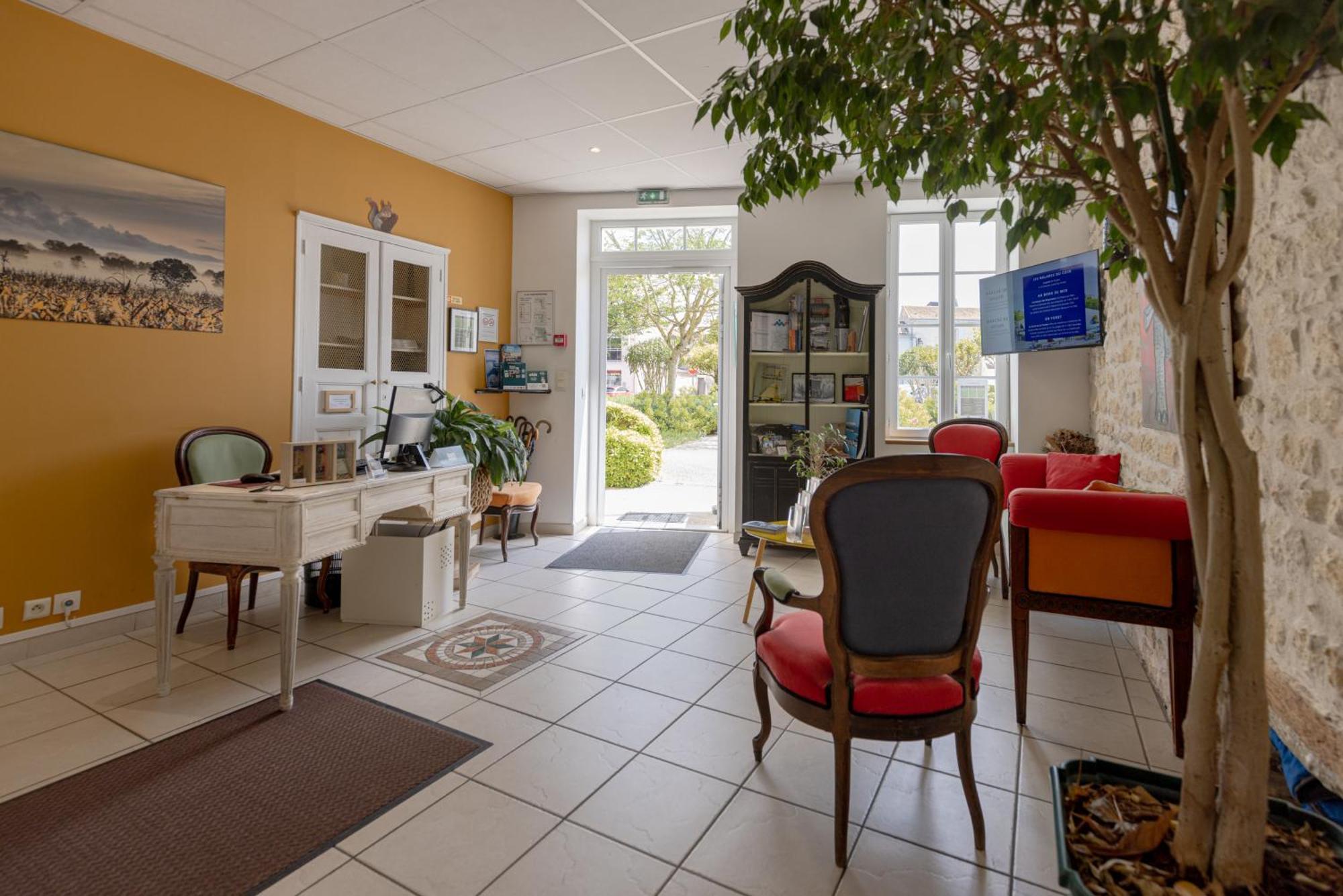 Logis Hotel Le Richelieu - Royan Atlantique Saujon Exteriör bild